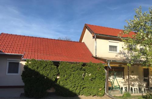 Poroszlo Apartment | Erika-Vendégház
