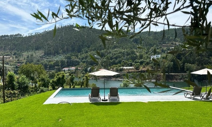 Guilhofrei Villa | Ermal Terrace