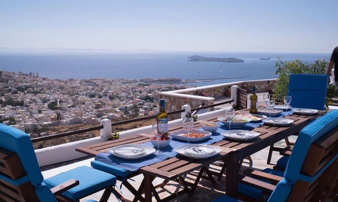 Syros Villa | ERMOUPOLIS PANORAMA ART VILLA