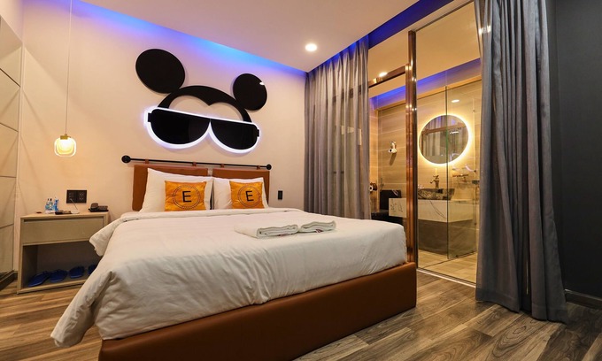 Phu Nhuan Hotel | Eros Hotel - Love Hotel