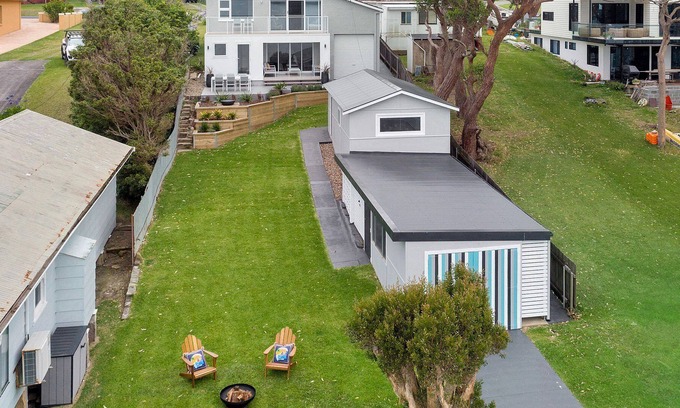Erowal Bay House | EROWAL BAY BOATHOUSE, Erowal Bay - 4pm Check Out Sundays (except Peak season)!