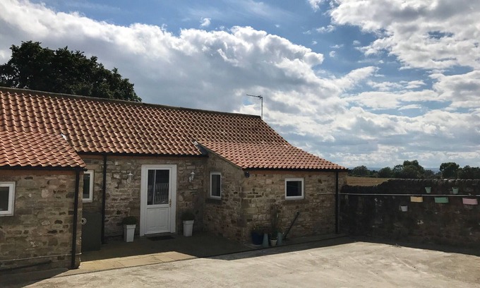North Bitchburn Cottage | Ervine Cottage - 3 bedroom country cottage with rural views and private hot tub.
