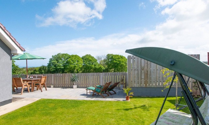 Aberaeron House | Erw Las - Three Bedroom House, Sleeps 6