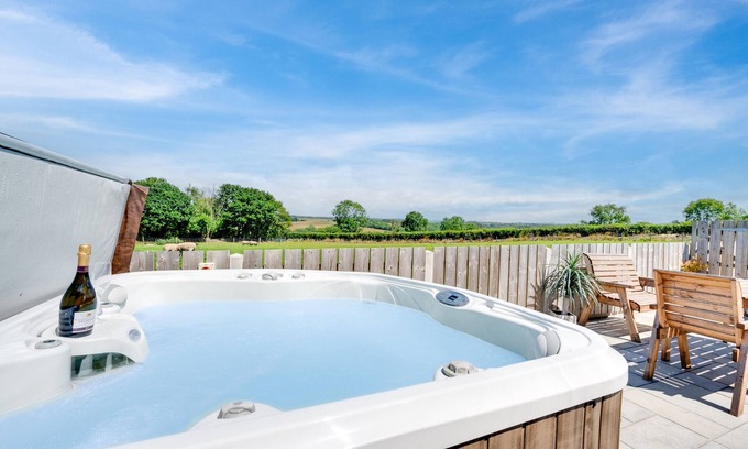 Aberaeron House | Erw Las - Three Bedroom House, Sleeps 6