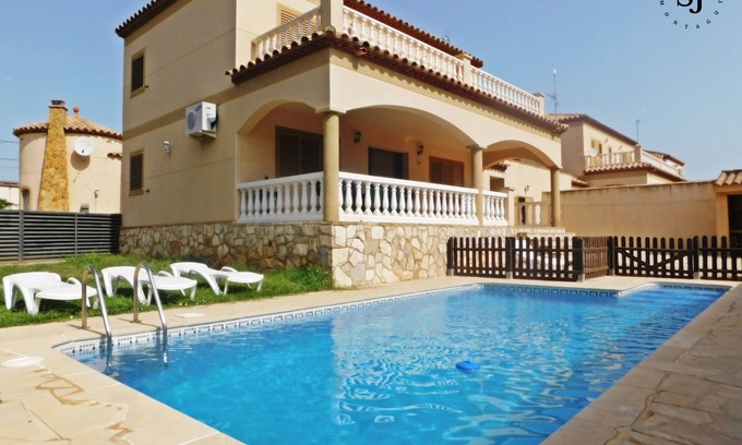 Les Tres Cales Ski Chalet | Pleasant villa with pool (A)