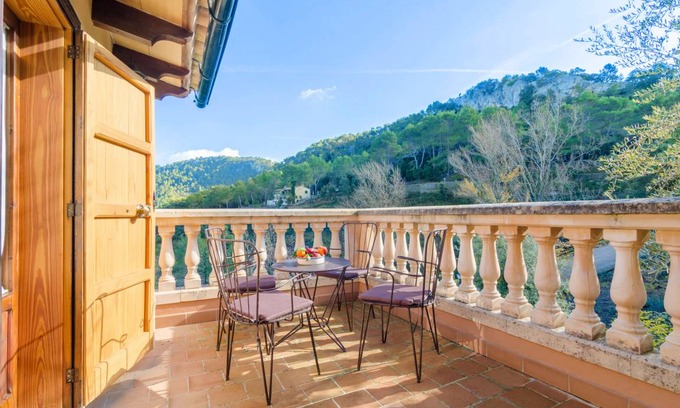 Lluc House | Es Vint I Nou