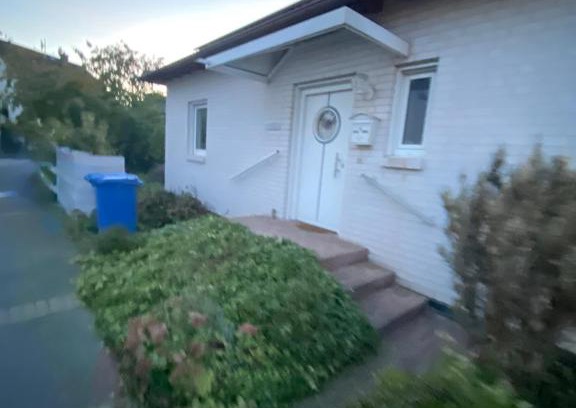 Raunheim Villa | Es ist eine sehr schöne Haus mit 3 Zimmer Und Garten,Carports für 2 Autos