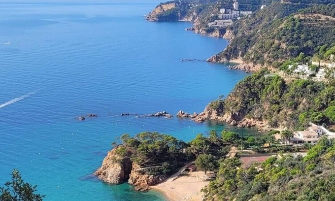 Canyet de Mar Villa | Cozy house 8 pax.TERRACES WITH SEA VIEWS. BEACH 3 MINUTES WALKING DISTANCE.