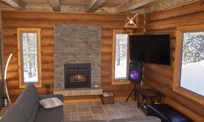 Wentworth-Nord Ski Chalet | Escape Chalet Dix - Simply the best