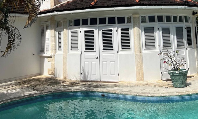 Paynes Bay Villa | Escape to a Delightful Spacious Family Villa