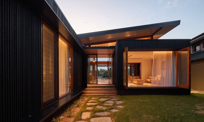Gold Coast House | Escape to a private boutique retreat on South Stradbroke Island