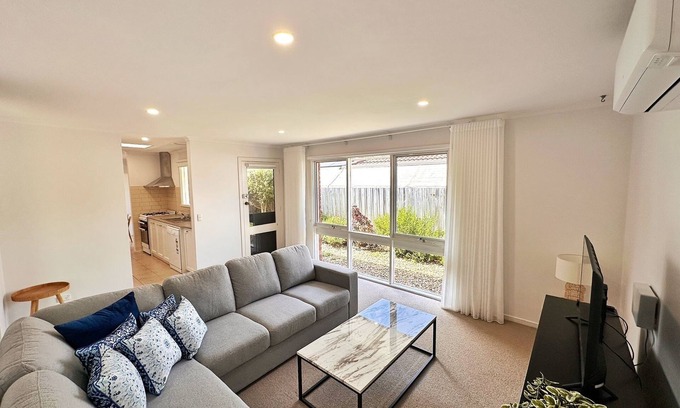 Ocean Grove House | Escape to Coastal Bliss at Ocean Grove - Short walk to beach, cafe and parkn