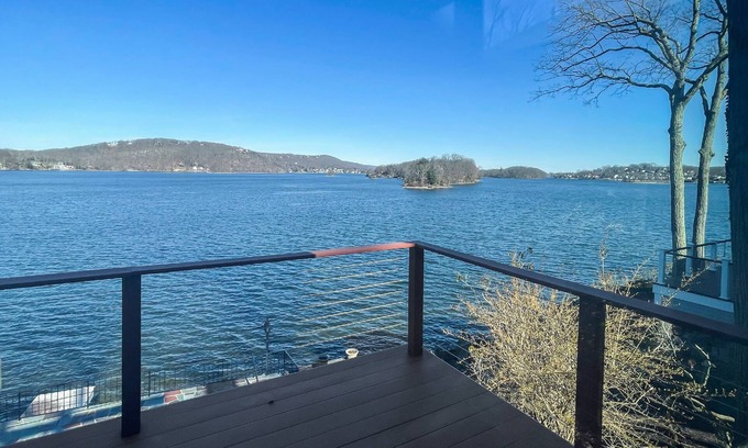 Danbury House | Escape to Intimate Couples Lakeside Retreat, Southwest Aesthetics, Outdoor Space Galore
