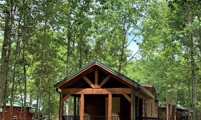 Mooresboro Cabin | Escape to nature in this cabin