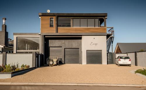 Pringle Bay Apartment | Escape to Pringle