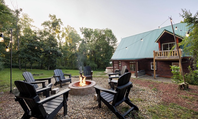 Logan Cabin | Escape to Sage Creek Cabin: 5 Acres + Privacy + Hot Tub + Fire Pit