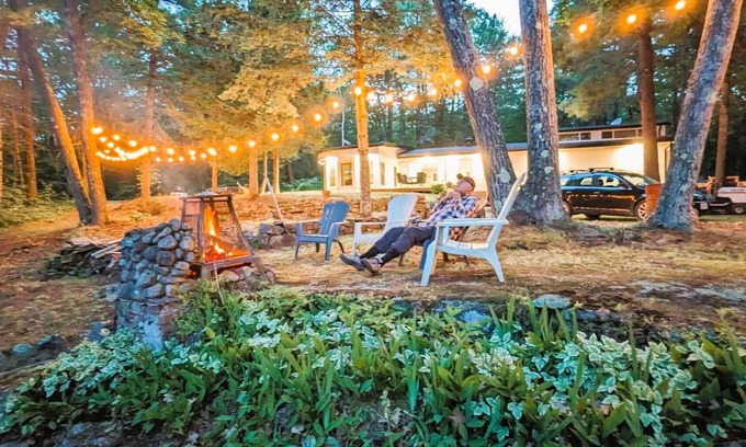 Havelock-Belmont-Methuen Cottage | Escape to Serenity: Your Private Waterfront Retreat on Lake Kasshabog!