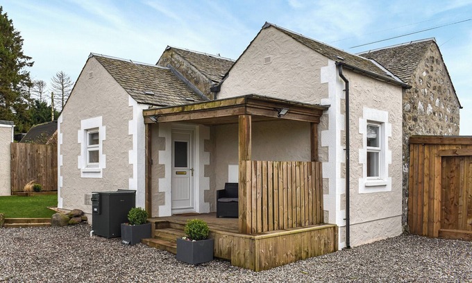 Perth Cottage | Escape to tranquility in our charming 2-bed cottage in Woodhead of Mailer.