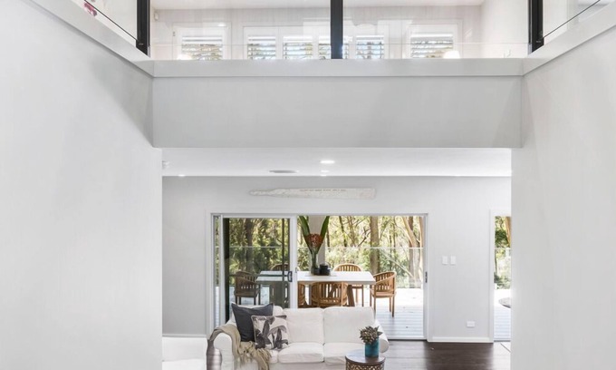 Macmasters Beach House | Escape to the Coast - 2 Weeks of Special Rates! Luxury 4 Bed House at Macs Beach