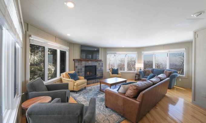 Treeloft House | Escape to the Mountains! 4BR/4BA Retreat Perfect for Families, Adventure Awaits!