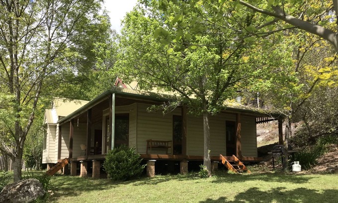 Upper Macdonald Cottage | Escape to the tranquil Thompson's Cottage
