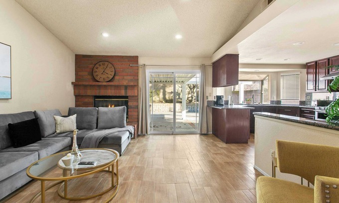 Walnut House | Escape to Tranquility at Breeze on N Country Hollow Drive - Your Retreat #41682
