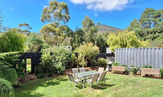 Warburton House | Escape to Yarra Donna Cottage