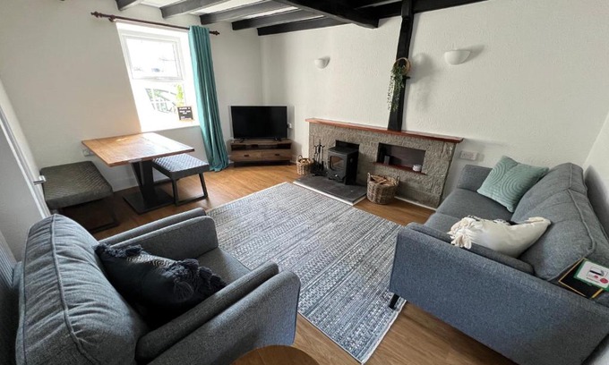 Llanrhystud House | Escapism Wales Gwalia