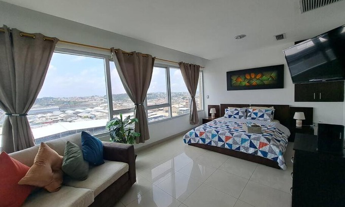 Guayaquil Apartment | ESMERALDA SUITE CON VISTA CIUDAD/PISCINA/GYM/PARQUEO