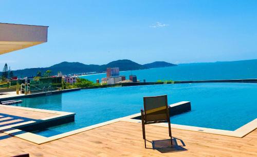 Ingleses Sul House | Espaço c/piscinas e vista panorâmica da Praia