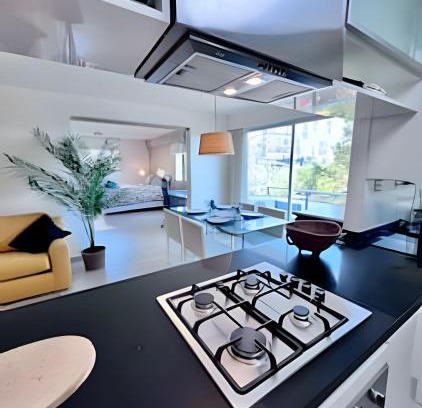 Apoquindo Apartment | Espacioso y luminoso Depto