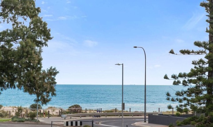 Henley Beach South Apartment | Esplanade Beachfront Bliss