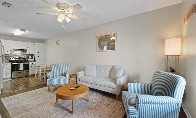 Gulf Breeze Condo | Espresso Lover’s Condo| 2BR|Near Beaches