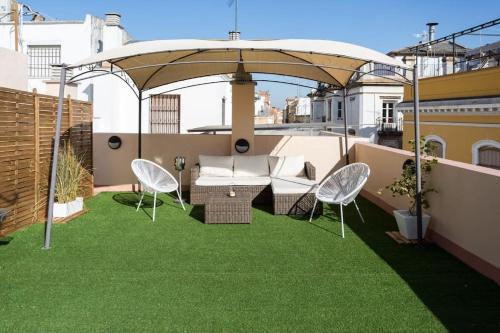 Encarnacion-Regina Apartment | ESSE Ático. Precioso ático con terraza en pleno centro