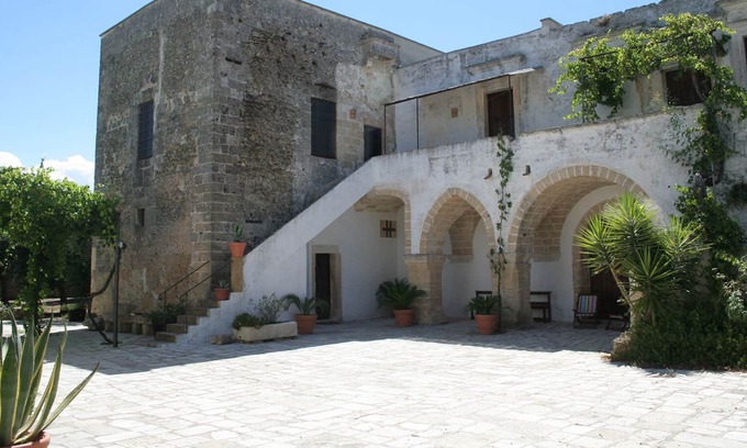 Guagnano House | Estate (Masseria) - with 2 spacious apartments