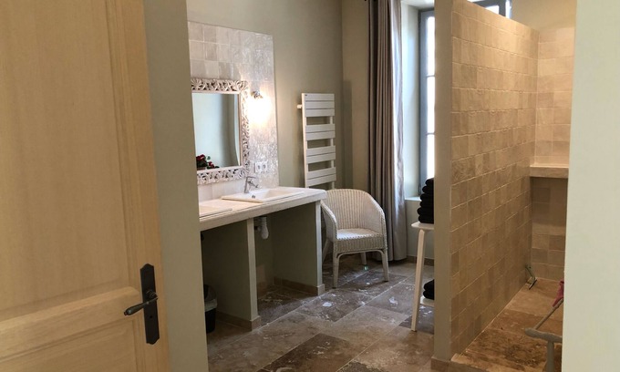 Tresques Apartment | estate near Uzès in the heart of nature