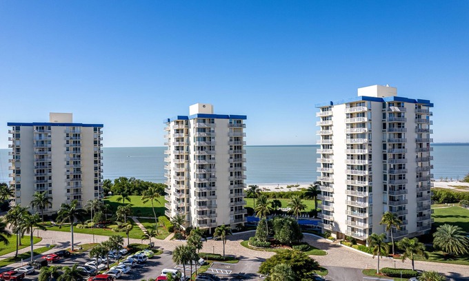 South Island Condo | Estero Beach and Tennis