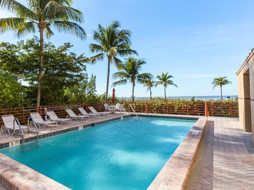 Fort Myers Beach Apartment | Estero Island Beach Villas 204