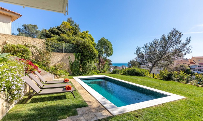 Estoril House | Estoril house 700 m from the beach recently refurbished prime area
