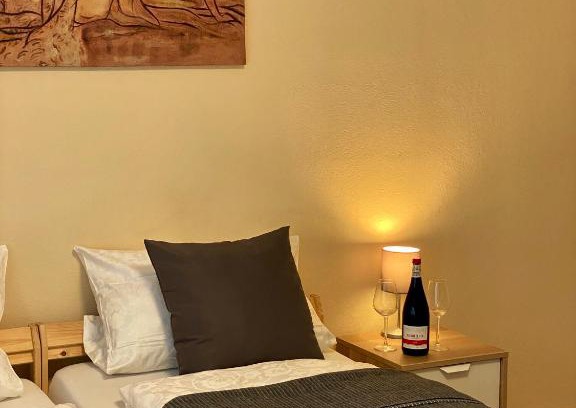 Herne Apartment | estrella24 LIVING ROOMS 87 Paris