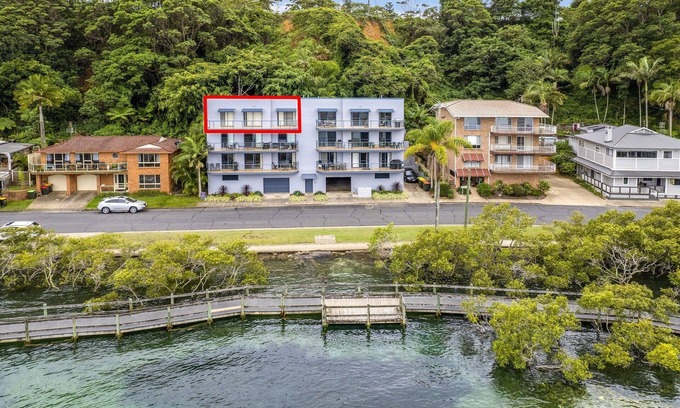 Nambucca Heads Apartment | Estuary - Chasing water views? TOP floor unit certainly delivers this & more!