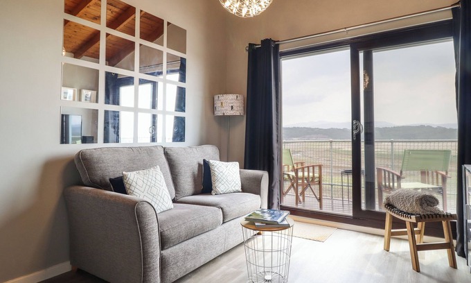 Borth-y-Gest Cottage | Estuary Escape
