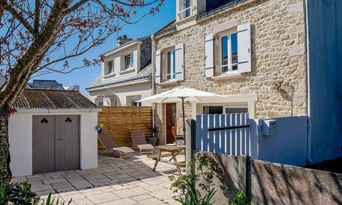 Etel Villa | Étel - Renovated house for 4 with garden, terrace and parking