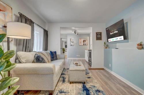 Central Colorado Springs House | Euro Villa - Walkable Location Scenic Views