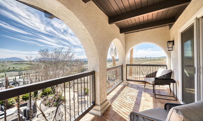 Temecula Hotel | Europa Village Wineries and Resort