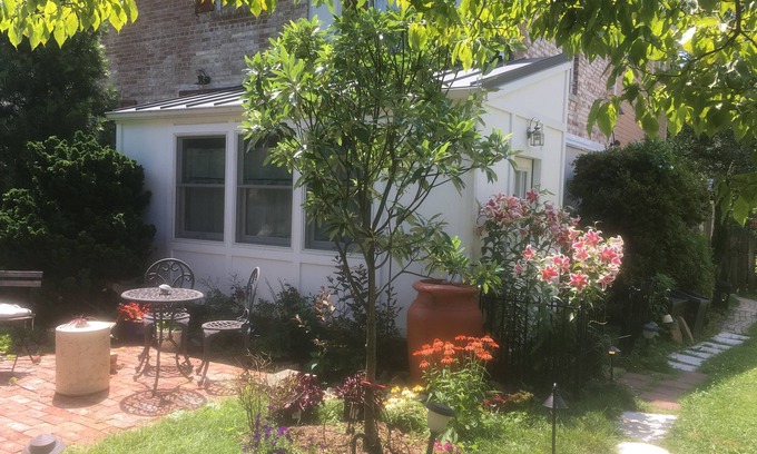 Bethesda Apartment | Eurostyle Apartment Near Metro (Bethesda) Easy Access To DC