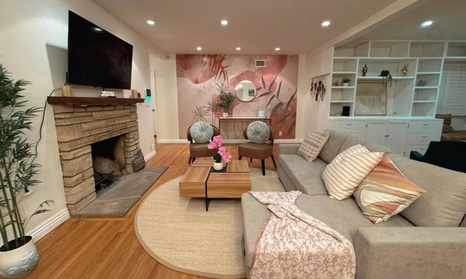 Venice House | EV Charger Ready! Fabulous Indiana 4B3B Home