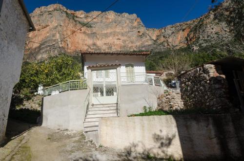 Leonidio Apartment | Ev Zin Basilicum