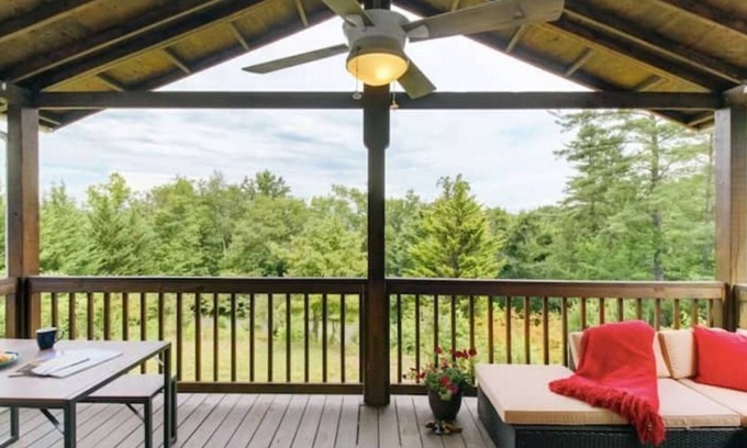 Hot Springs House | Eva's Mountain House