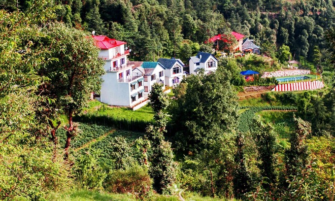 Kandaghat Hotel | Evaan Resorts Oakwood Hamlet